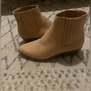 Ankle boot memory foam